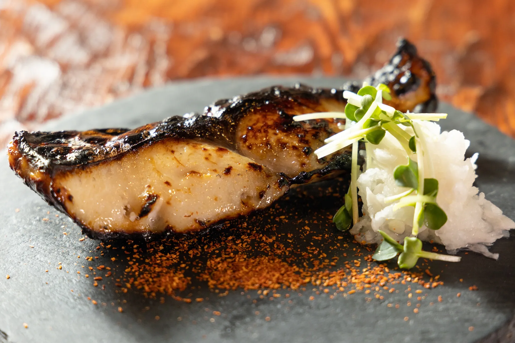 【肉だけじゃない、“魚”も主役の炭焼き】