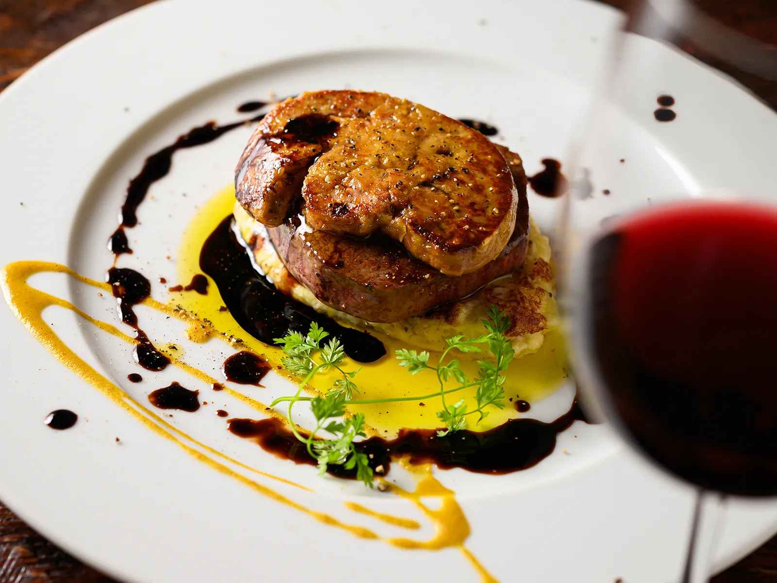 特別な瞬間を彩る、こだわりの料理とサービス🌸